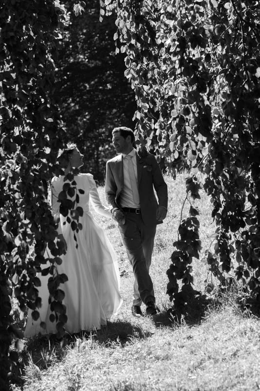 Brautpaar beim Fotoshooting für Hochzeitsfotos in Bremen